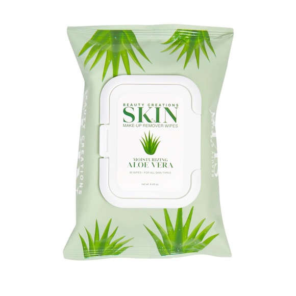 🔴 4/$15 NEW Aloe Vera Moisturizing Makeup Remover Wipes 30 count pack - Picture 2 of 5